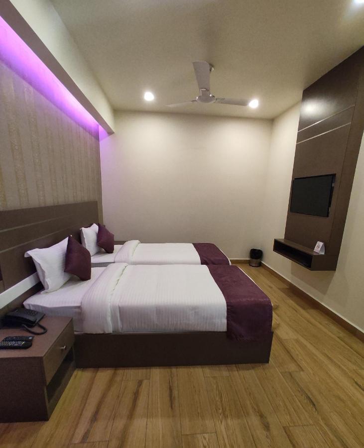 ホテル Lavender Infopark Kochi エクステリア 写真
