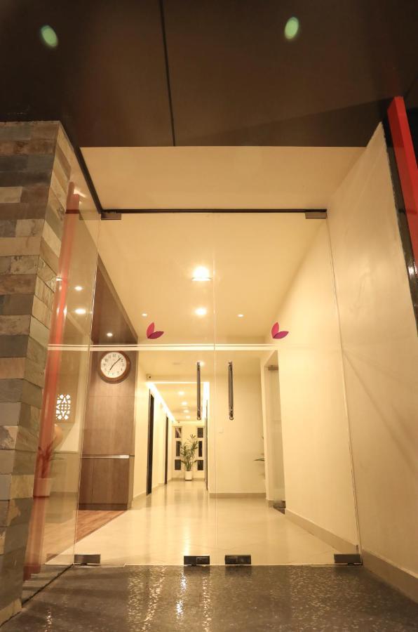 ホテル Lavender Infopark Kochi エクステリア 写真